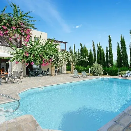 Willa Sleeps 8 With Pool Air Con And Wifi *